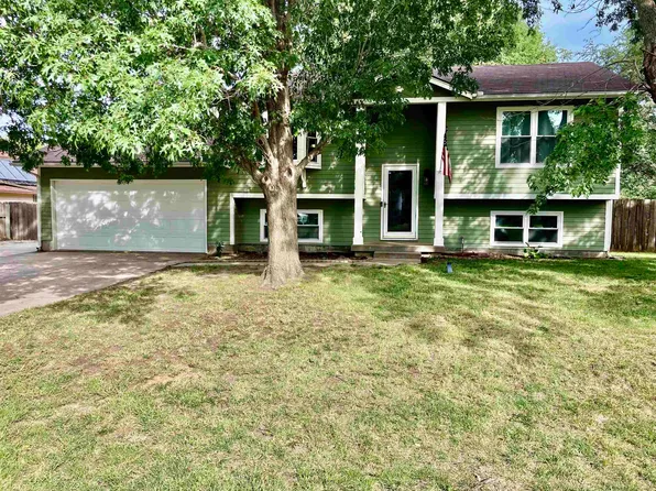 708 S Opal Ave, Maize, KS 67101