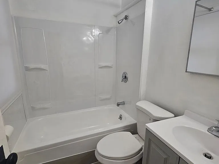 16812 Madison Ave — Photo 7