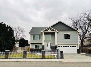 8021 W Hood Ave, Kennewick, WA 99336