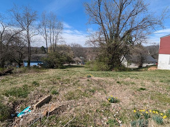 3rd image of 3087 Washington Pike