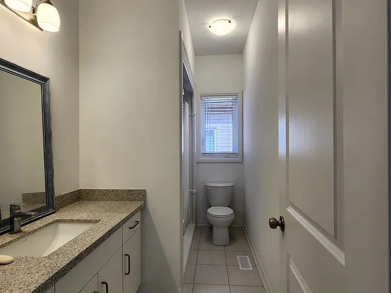 756 Burwell St #UPPER LEVEL — Photo 15