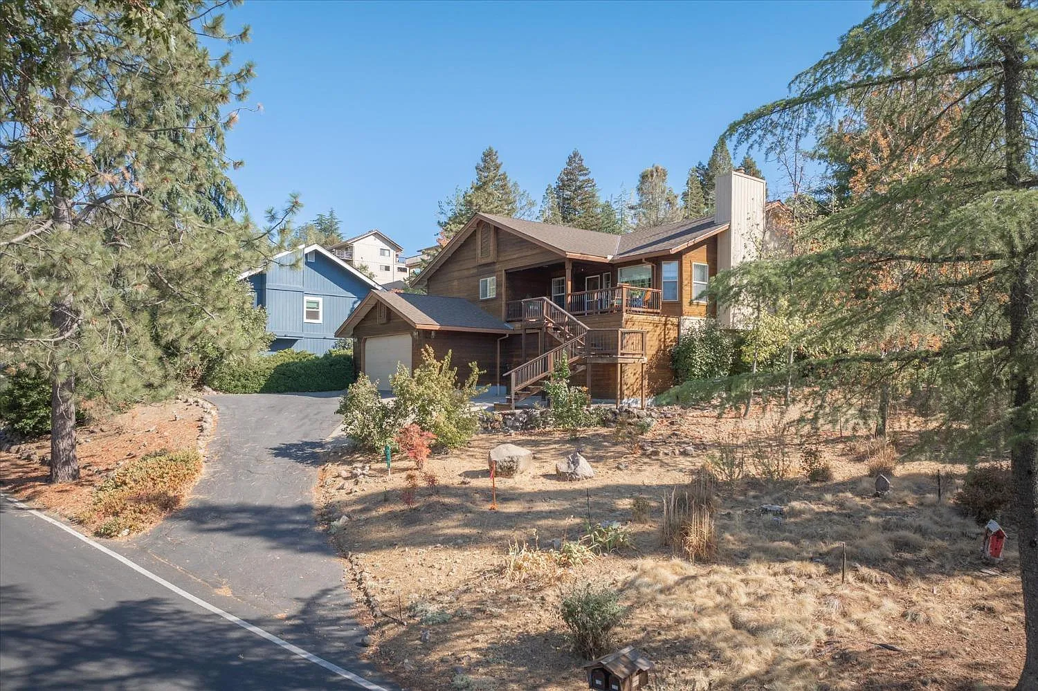 719 Dogwood Dr photo 1