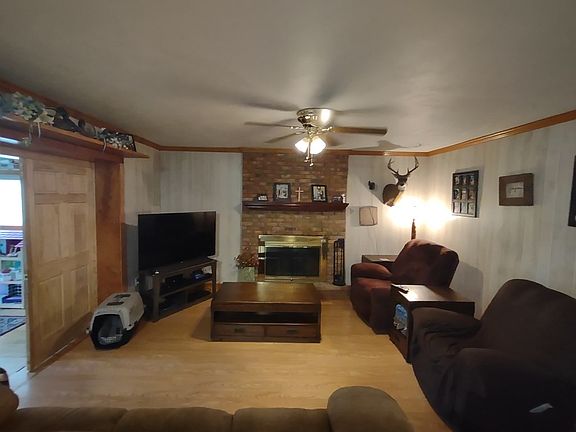 4th image of 908 North Dr