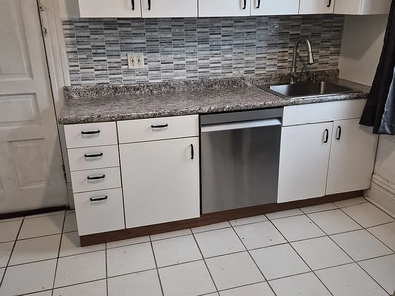 1507 N Elston Ave #1R — Photo 6