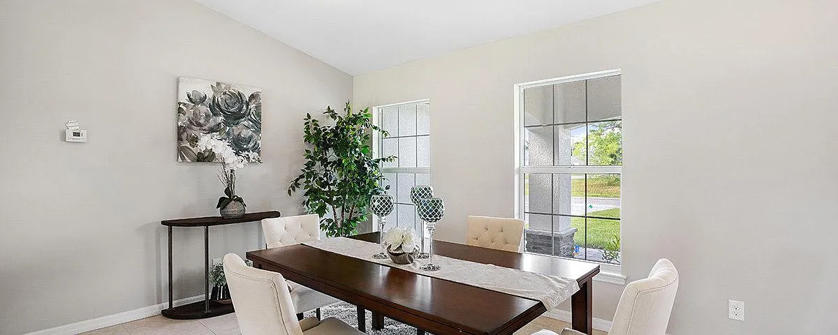 4 bed, 2551 sqft, $2,749 — Photo 3