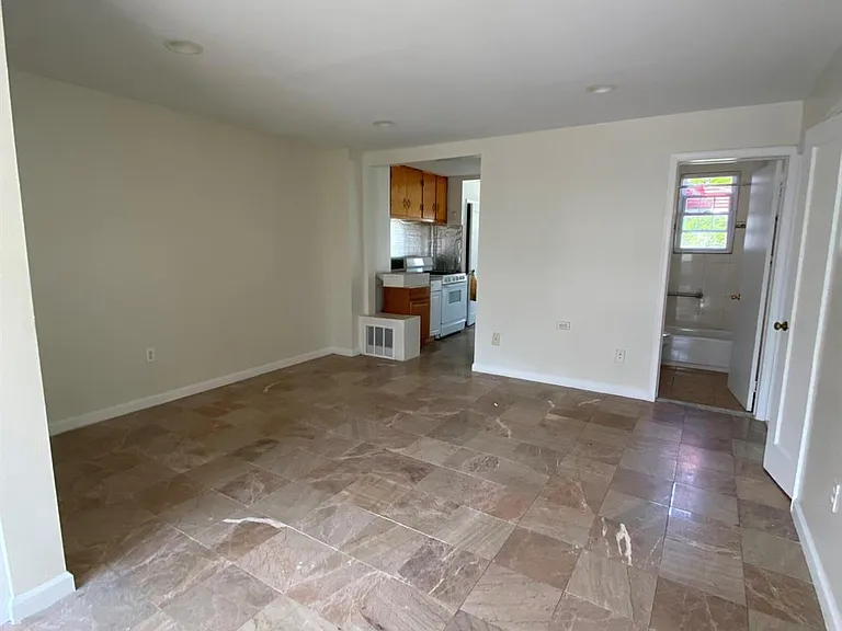 58 Bayliss St #60 — Photo 15