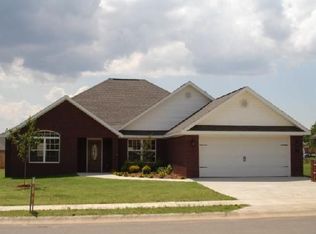 665 Asboth St, Pea Ridge, AR 72751