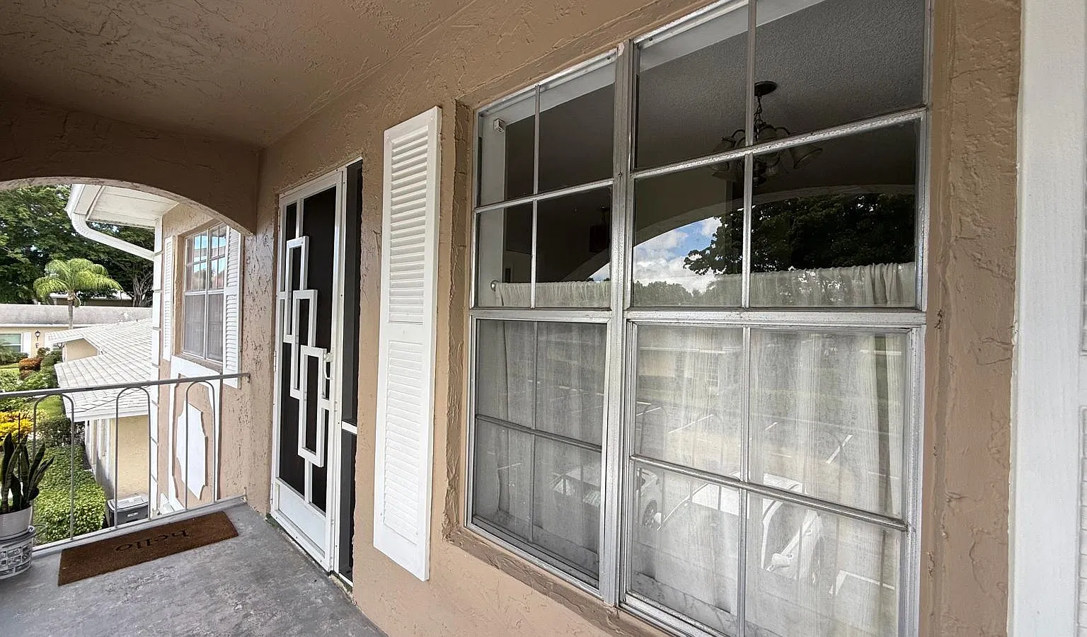 2 bed, 2.0 bath, 1097 sqft, $1,900 — Photo 2