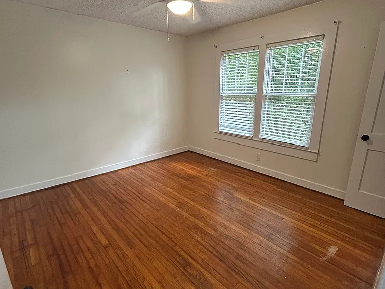 206 Hillside Dr — Photo 10