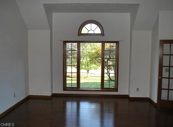 4th image of 8582 Somerset Dr