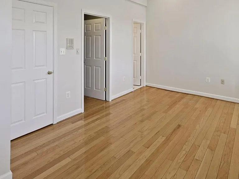 541 Florida Ave NW — Photo 12
