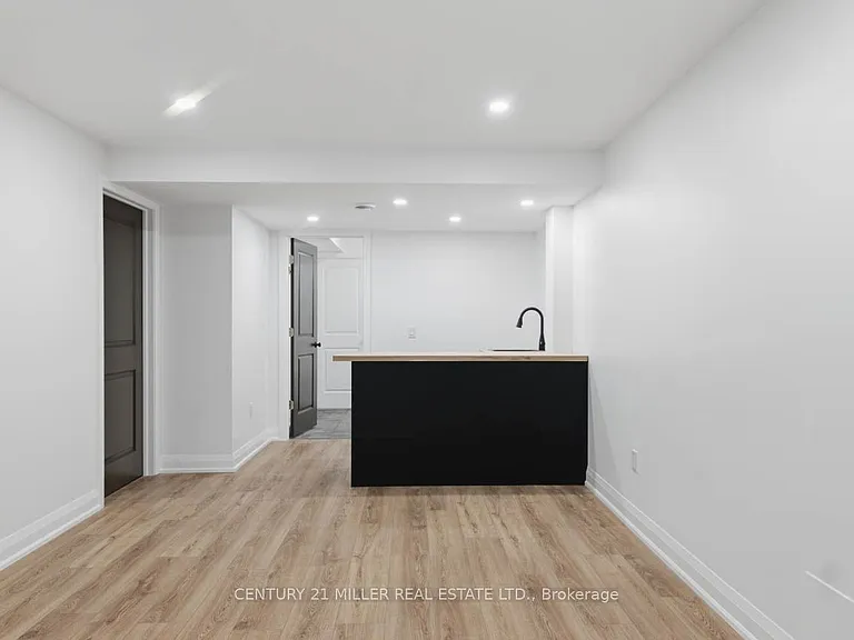 362 Wellington St E — Photo 20