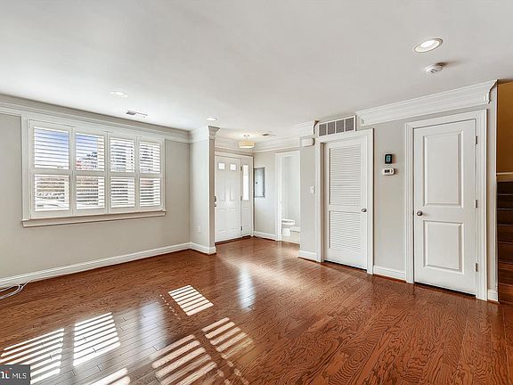 5th image of 913 1st St