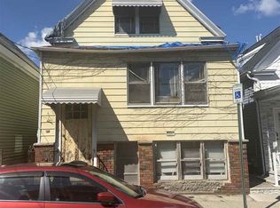 5 Sisson Ct, Bayonne, NJ 07002