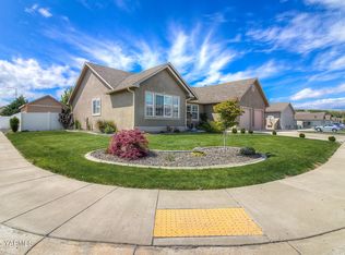 1008 S 90th Ave, Yakima, WA 98908