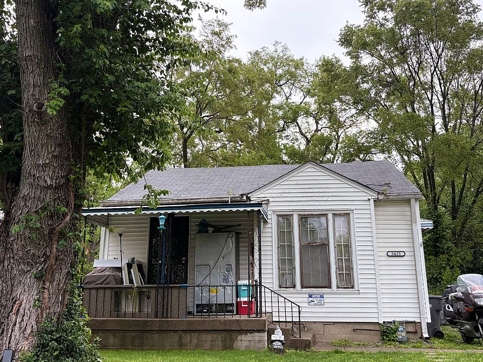 1st image of 3425 Kinnear Ave
