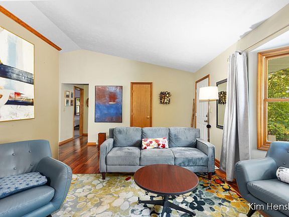 5th image of 8454 Young Ave NE