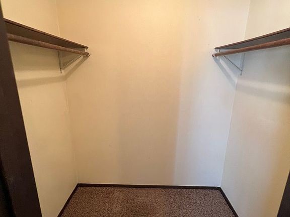 5th image of 1637 Carriage Hill Dr APT 6