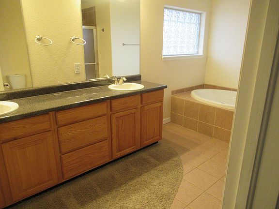 4th image of 3751 Scott Ln
