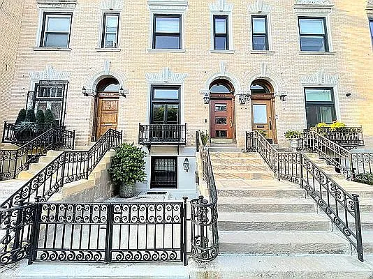 Rented by Bruma Realty LLC | media 34