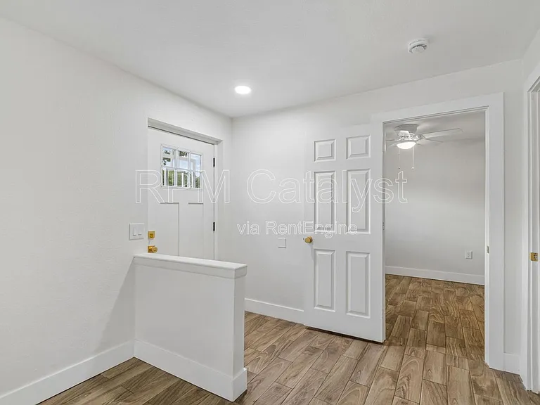 6905 1/2 N Duncan Ave #A — Photo 16