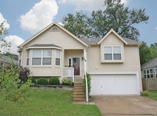 13 Autumn Mist Ct, O'Fallon, MO 63366