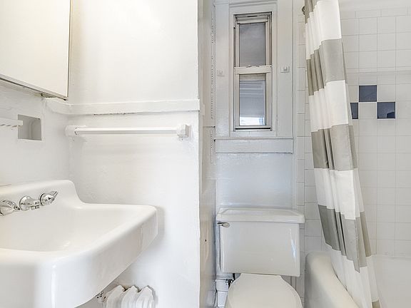 5th image of 15 Cornelia St #3A