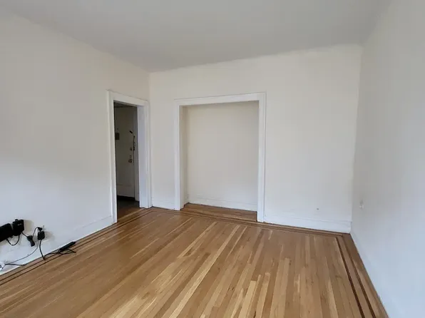 11525 84th Ave APT 3K, Jamaica, NY 11418