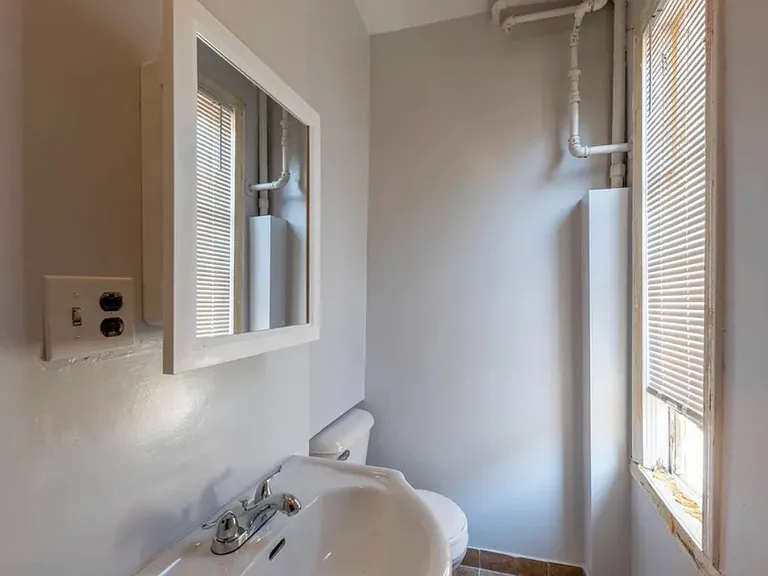 2752 S Kedvale Ave #2R — Photo 7
