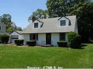 197 Hotchkiss Grove Rd, Branford, CT 06405