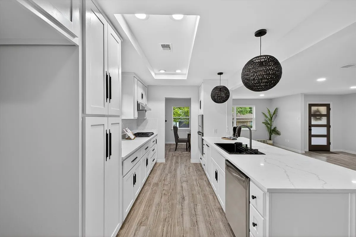3 bed, 2624 sqft, $3,500 — Photo 4