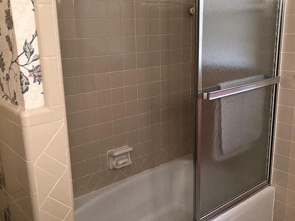 5th image of 2305 W 48th Ave