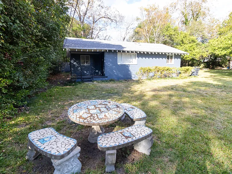 2717 Cherokee Ave — Photo 5