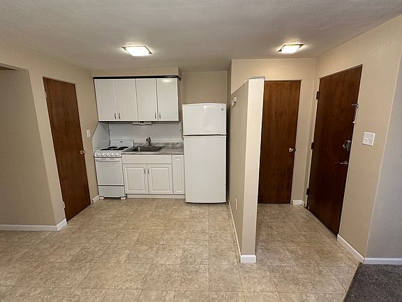 5th image of 205 N Shamrock St #A