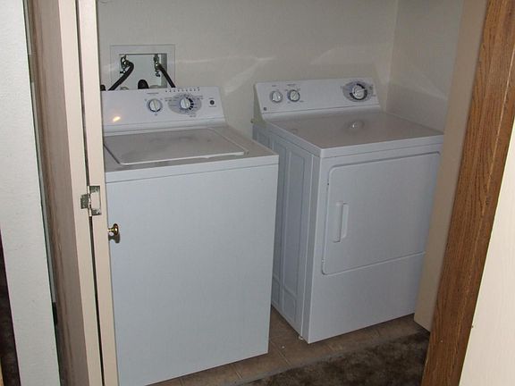 4th image of 617 Firwood Ct