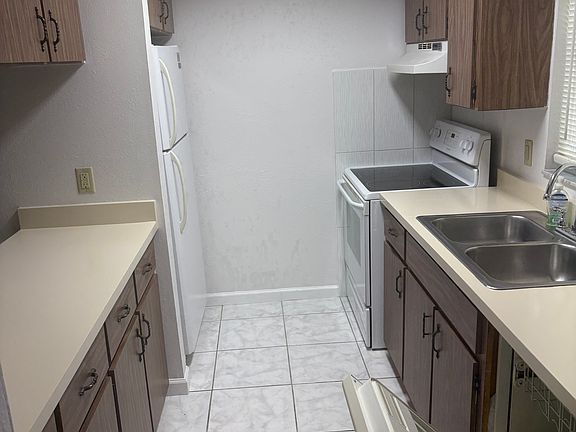 3rd image of 5113 Granada Blvd #5113