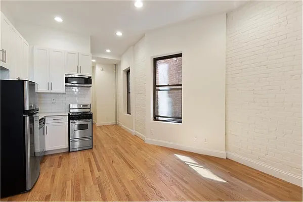 Rented by Compass | media 22