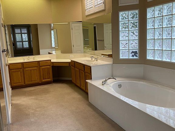 3rd image of 7433 Whistlestop Way