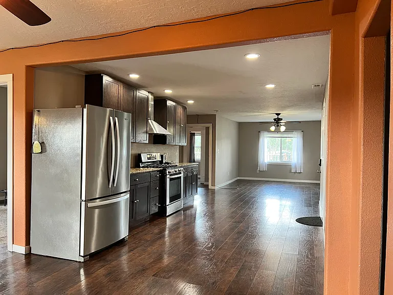 3020 W 14th St — Photo 6
