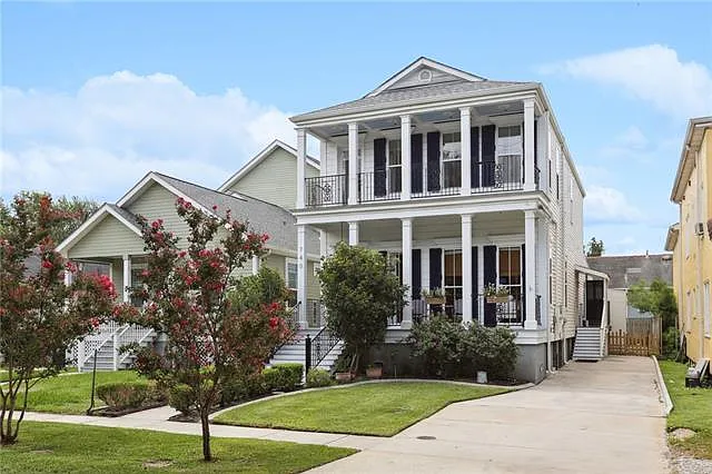 740 Florida Blvd — Photo 2