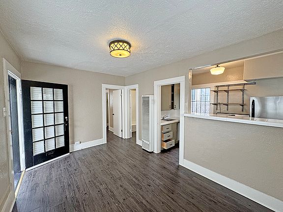 4th image of 1048 Coronado Ave APT E