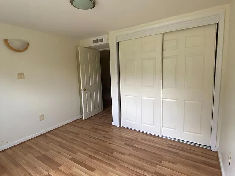 6009 Cheshire Dr — Photo 10