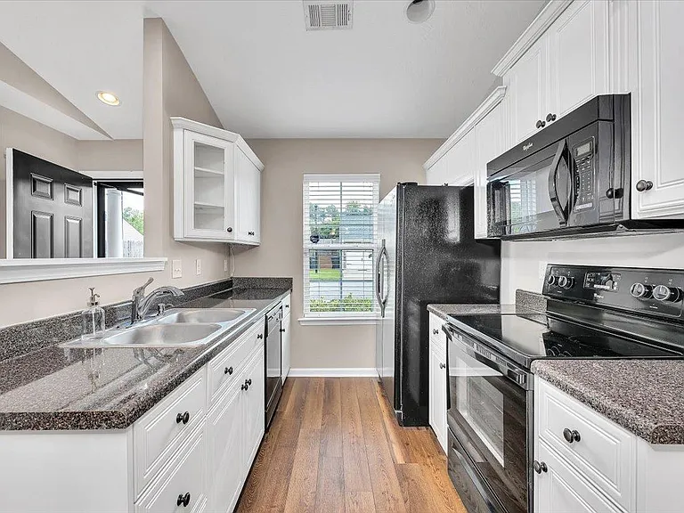2678 York Dr — Photo 16