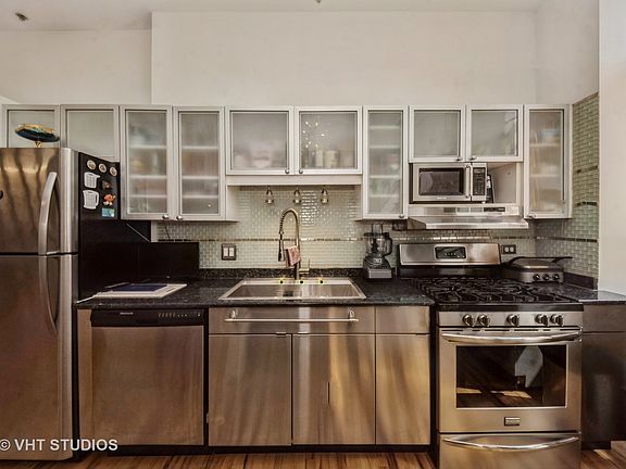 4th image of 165 N Canal St APT 1525