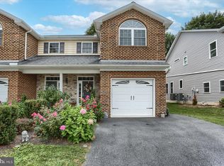 1910 Edington Pl, Lancaster, PA 17603