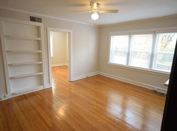 4th image of 808 W 38th St #15