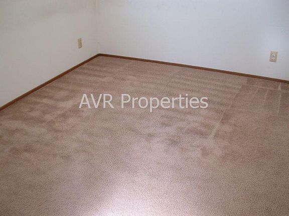 4th image of 5864 Crestmont Ave