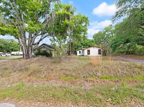 6808 New York Dr, Tampa, FL 33619