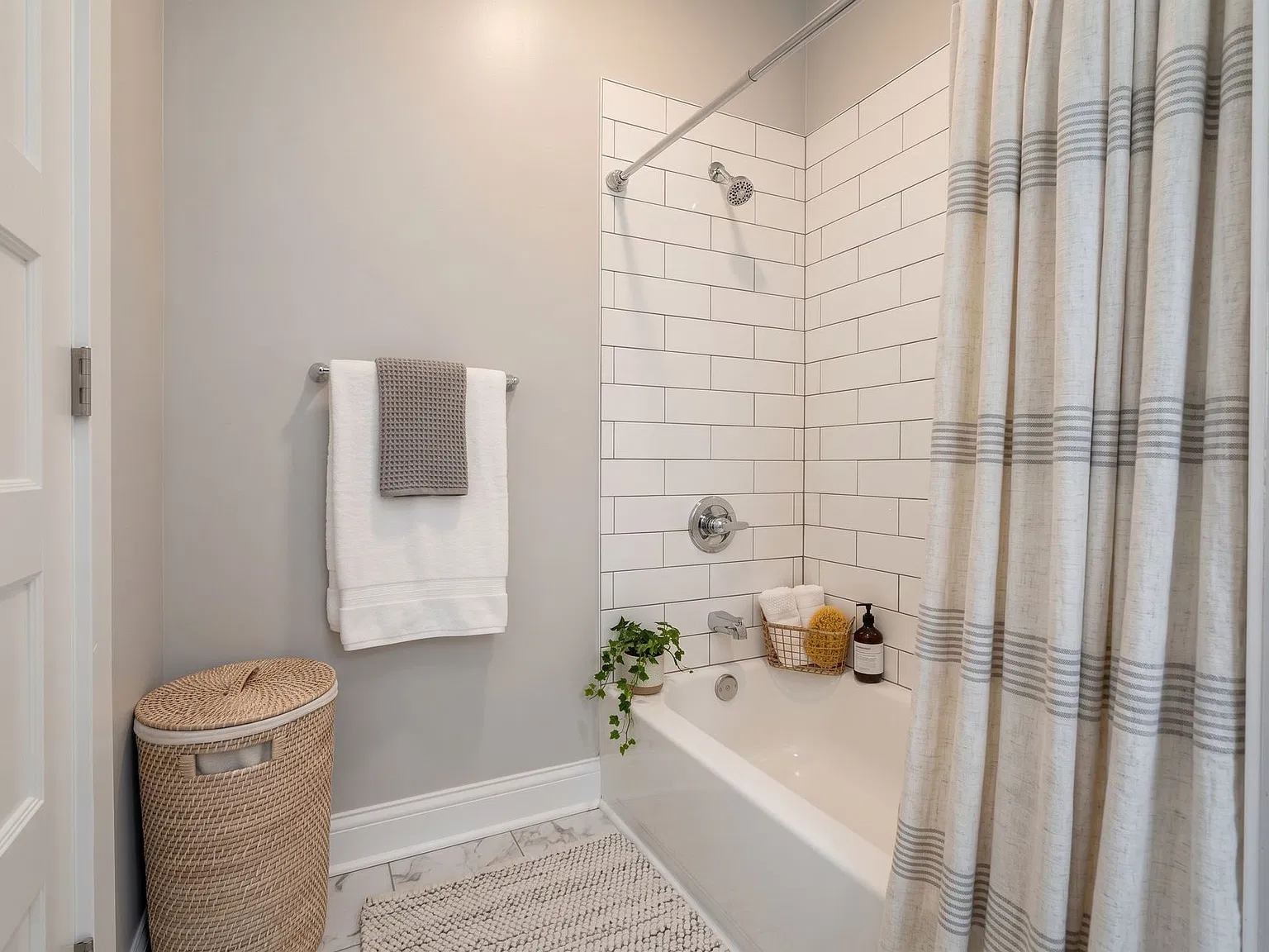 Brick and Beam Flats — Photo 4