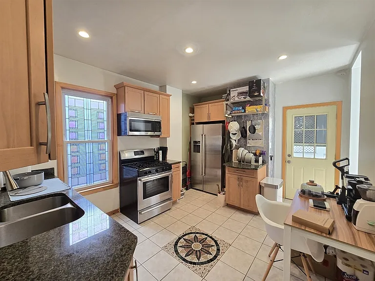 28 Bardwell St #1 — Photo 1